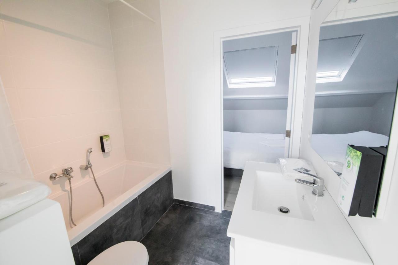 Travelease - Midi Bed & Breakfast Bruxelles Exterior foto