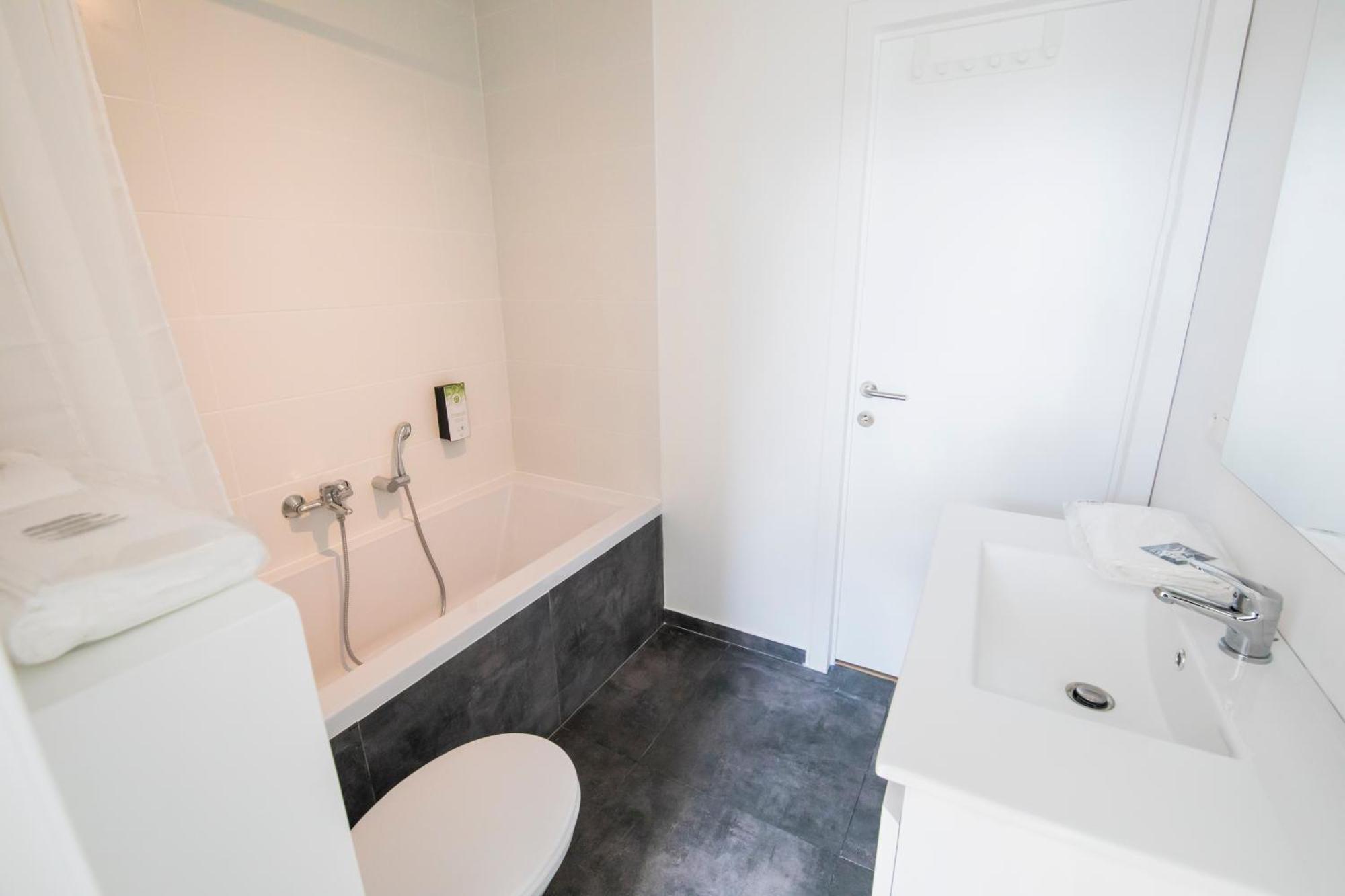 Travelease - Midi Bed & Breakfast Bruxelles Exterior foto